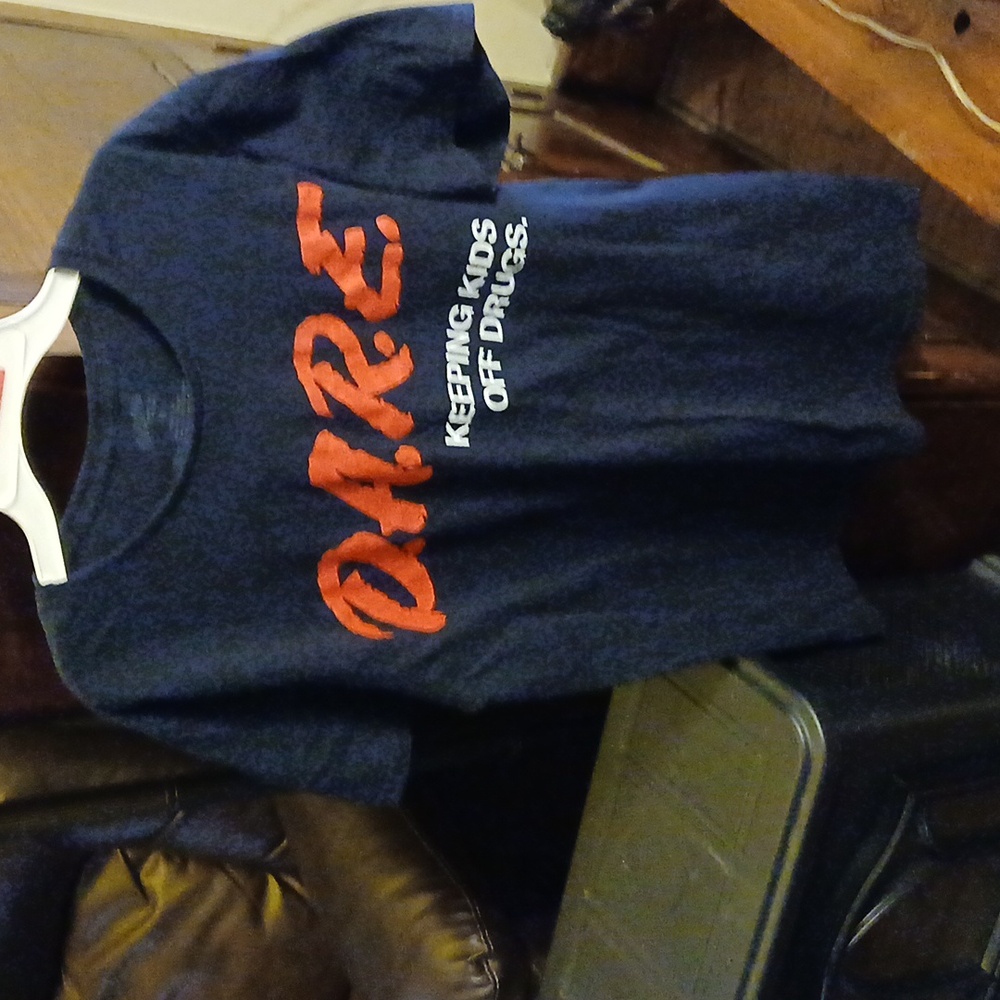 Dare to keep kids off drugs medium black tshirt